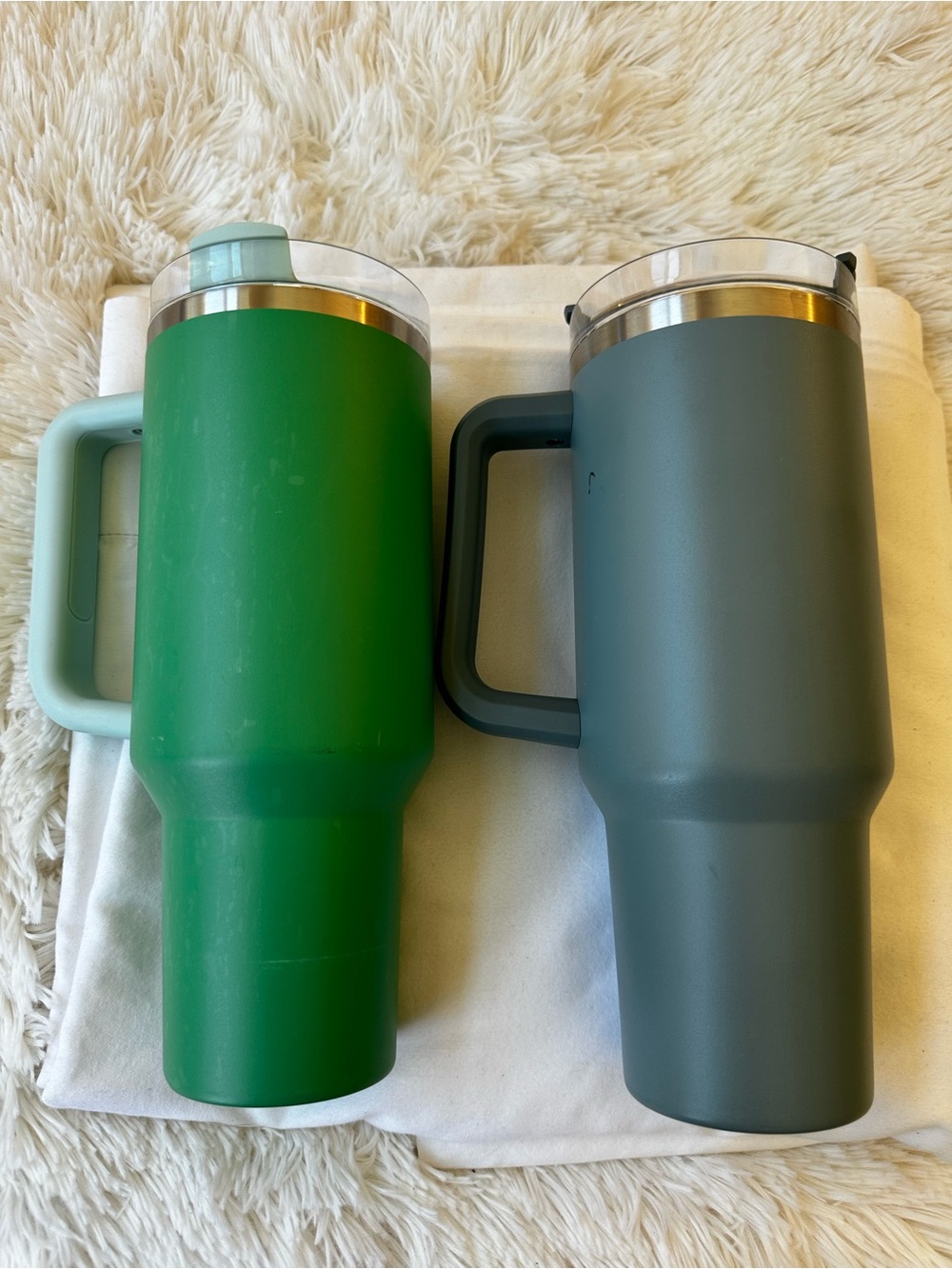 STANLEY Quencher H2.0 FlowState 40oz Tumbler Set Green Gray Cups With Straws - Picture 2 of 5